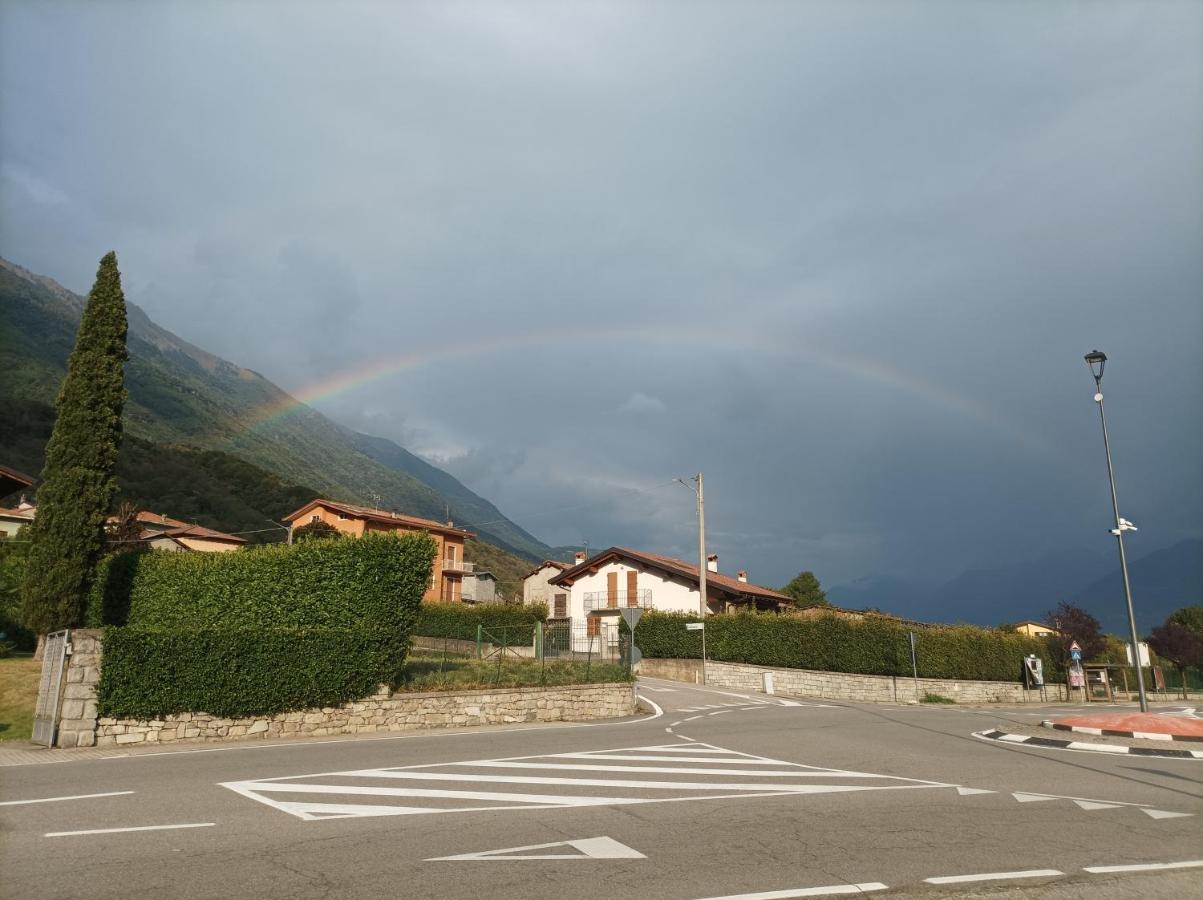 Lake And Mountains Valtellina Dubino Buitenkant foto